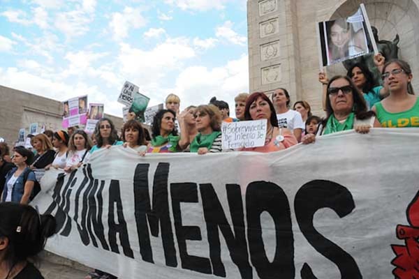 Así se veía el Monumento hace 5 años, tras el femicidio de Chiara Páez en Rufino.