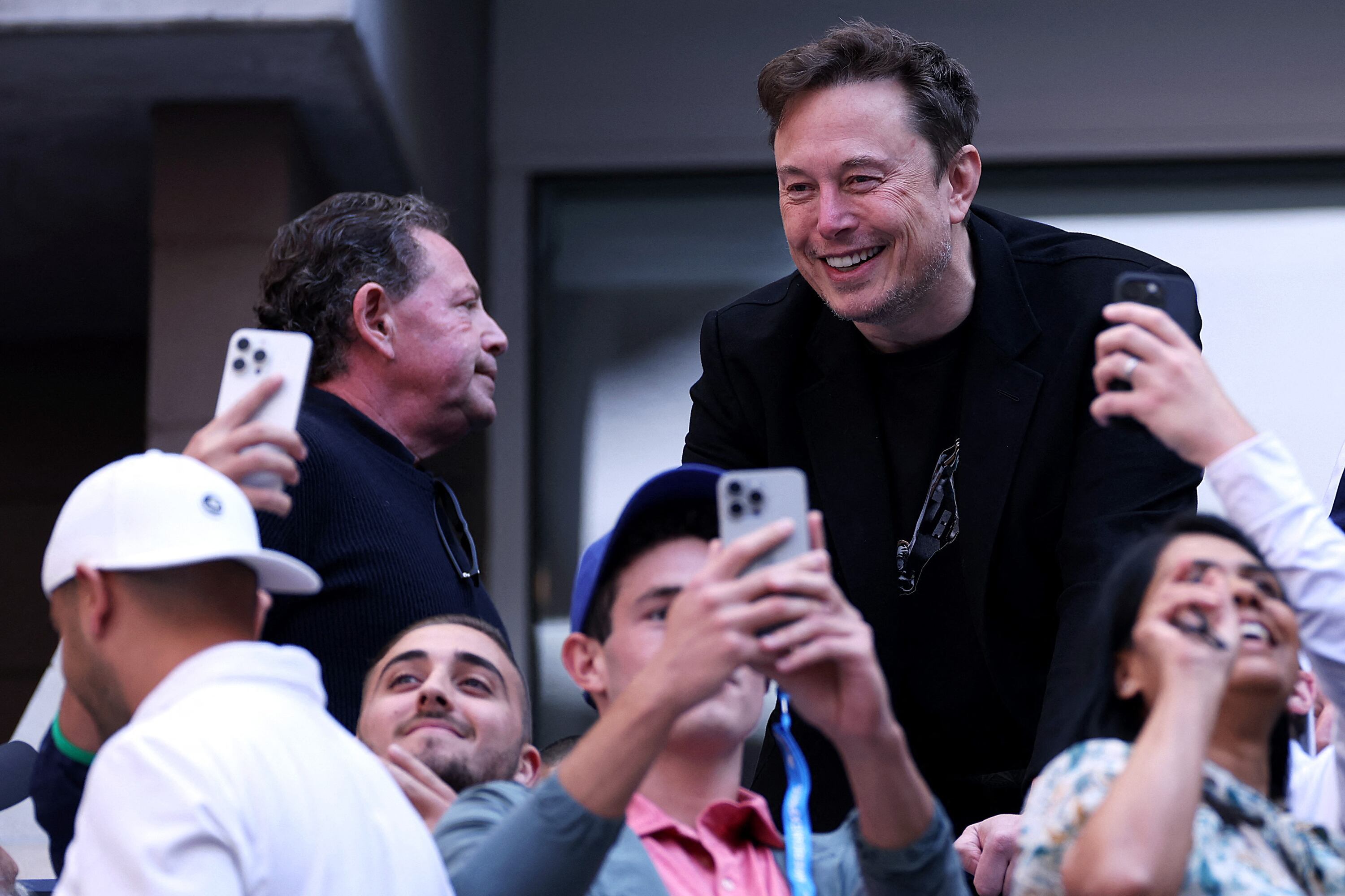 El multimillonario Elon Musk arremetió contra el gobierno australiano.