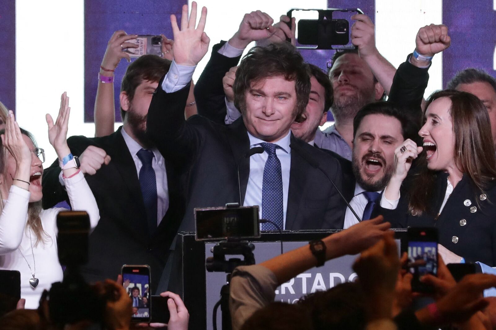 Javier Milei en el momento de festejar su desempeño en las PASO.