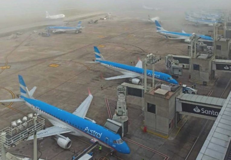 Vuelos demorados en Aeroparque en la antesala del fin de semana largo