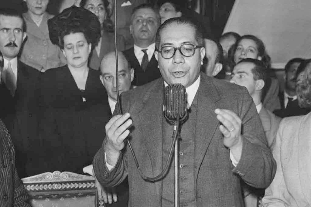 En 1956, muere Ramón Carrillo en la ciudad brasileña de Belén do Pará. El primer ministro de Salud de la historia argentina, un cargo creado por Juan Perón, tenía 50 años.