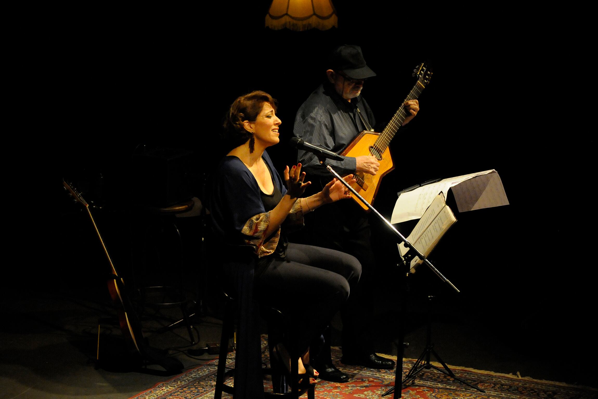 Piro junto a Lew. "Siempre hablo de lo que me conmueve porque la música toca fibras muy particulares en la gente", dice la cantante.