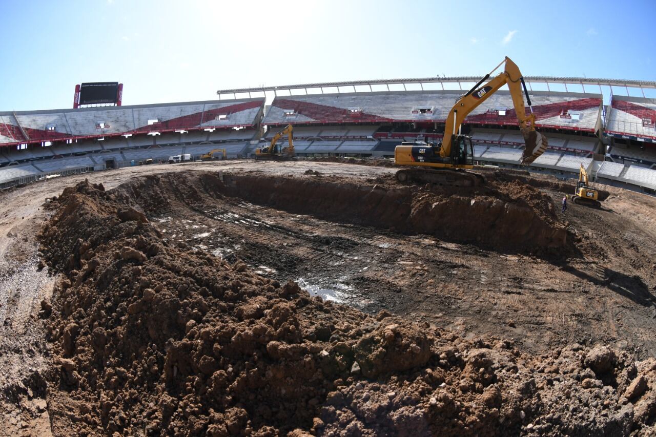 Movimiento de la tierra en el Monumental.