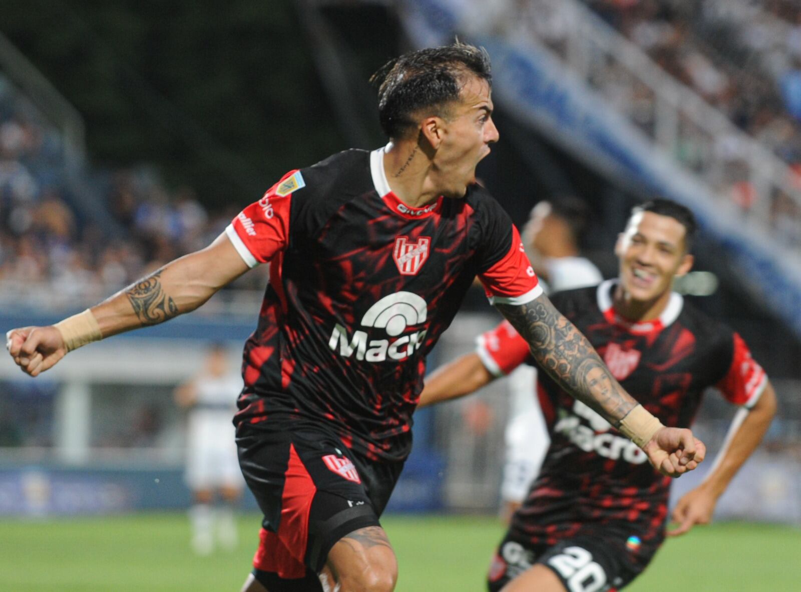 Suárez inicia el camino de la gran victoria de Instituto en La Plata