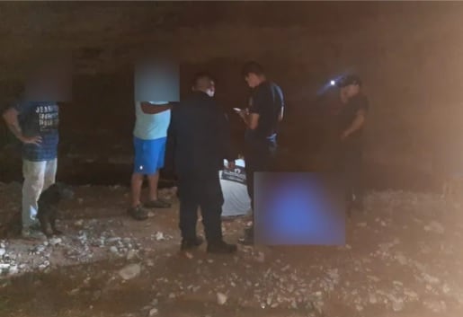 El hombre, tendido el suelo tras ser impactado por un rayo. Todo Jujuy