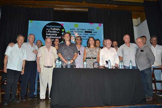 "Es necesario que haya leyes que fomenten y protejan nuestro trabajo", afirmaron los actores.