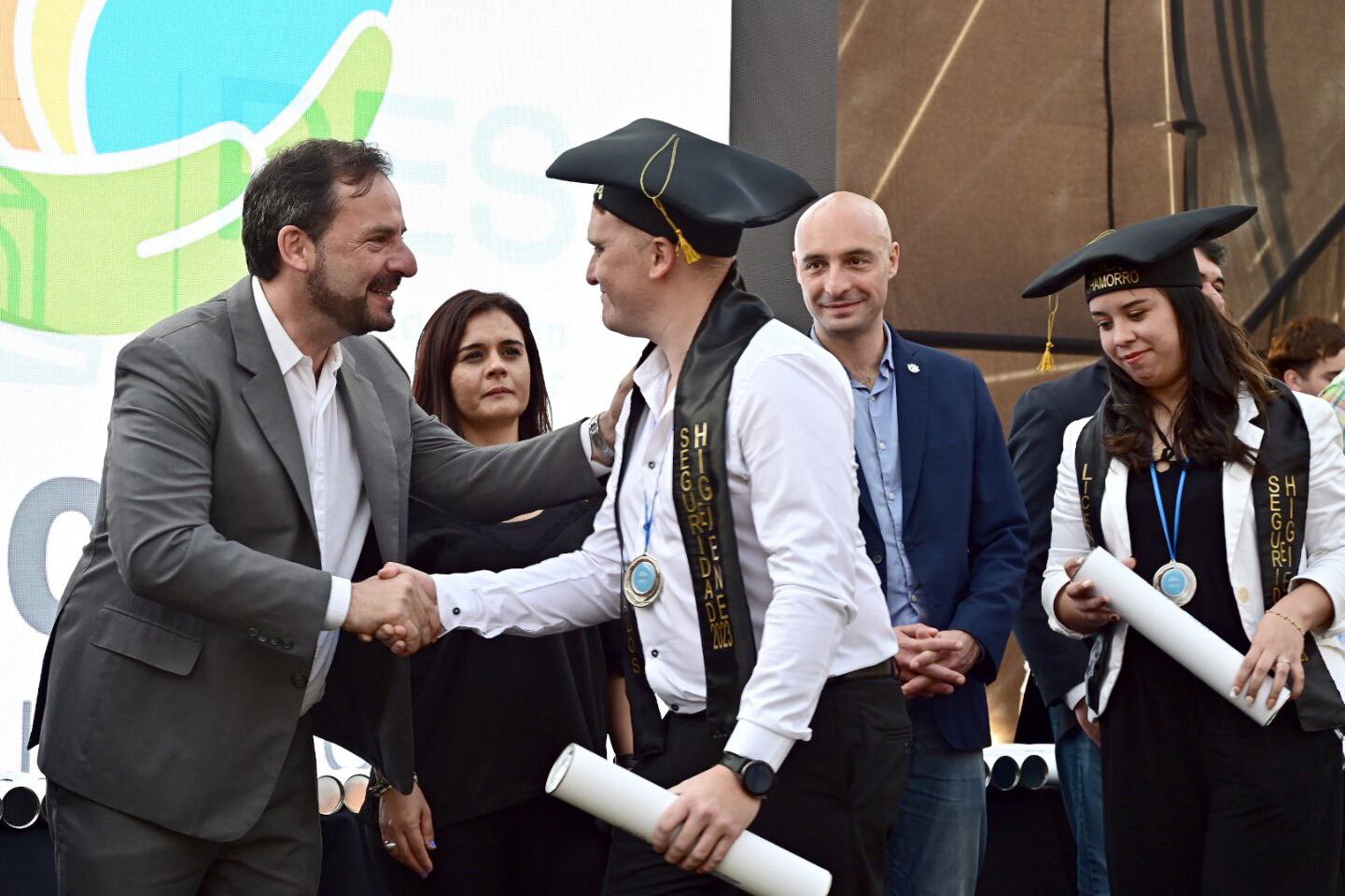 Ariel Sujarchuk habla de que la educación y la salud pública es para del "club de los normales".