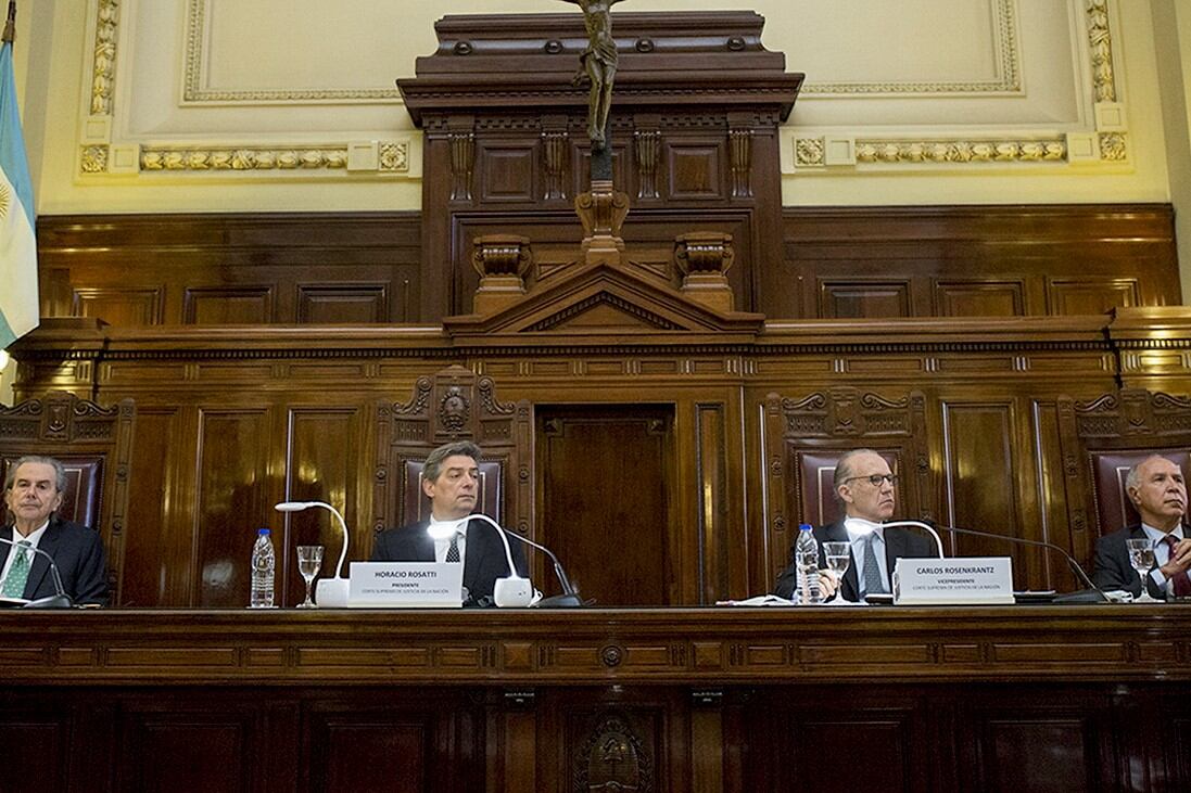 Desde la salida de Elena Highton de Nolasco, en noviembre de 2021, la SCJN quedó integrada por cuatro hombres.