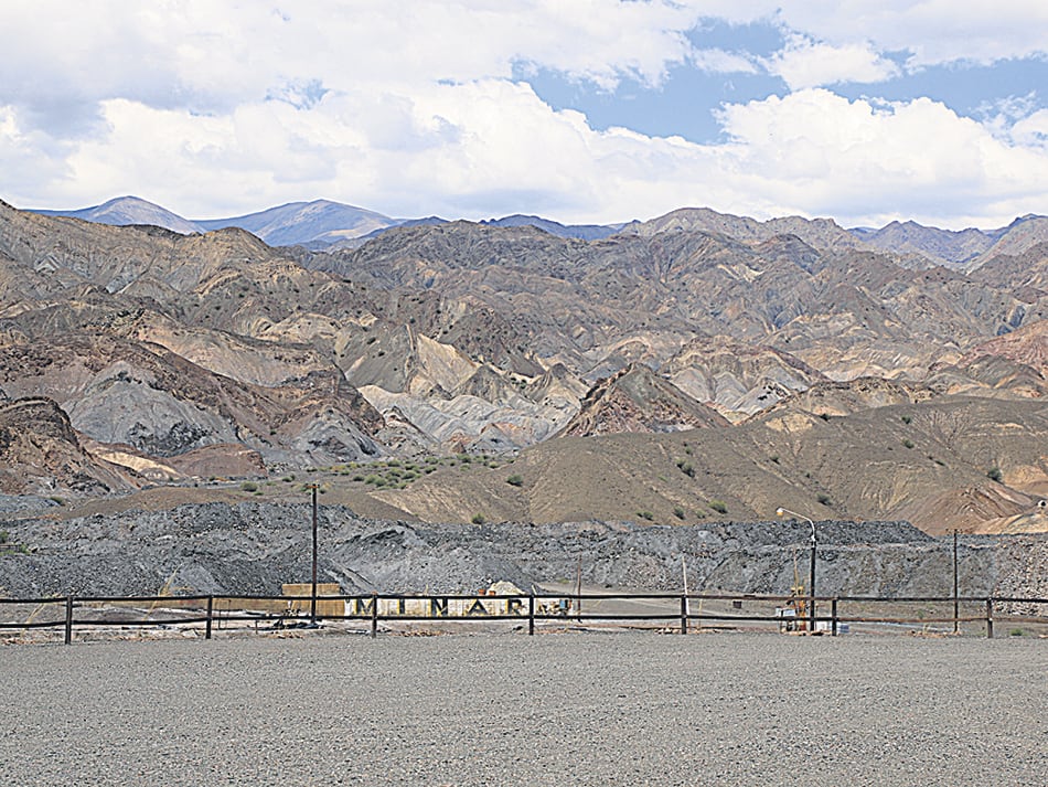 Miradores hacia las serranías de Calingasta, de paso hacia Barreal.