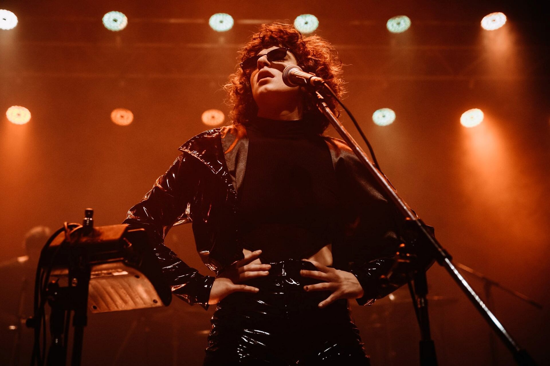 Los dos proyectos llegan al Konex con canciones nuevas: Marilina sacó Cosa mía, mientras que Los Besos subieron En la arena