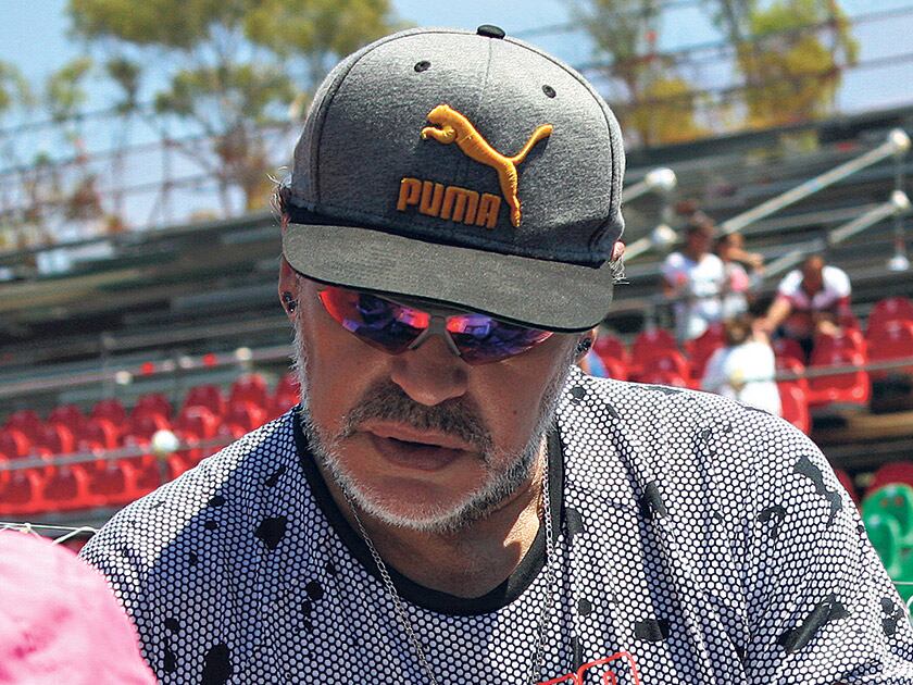 Diego parece haber hecho las paces con la FIFA después de mantener por años un duro enfrentamiento.