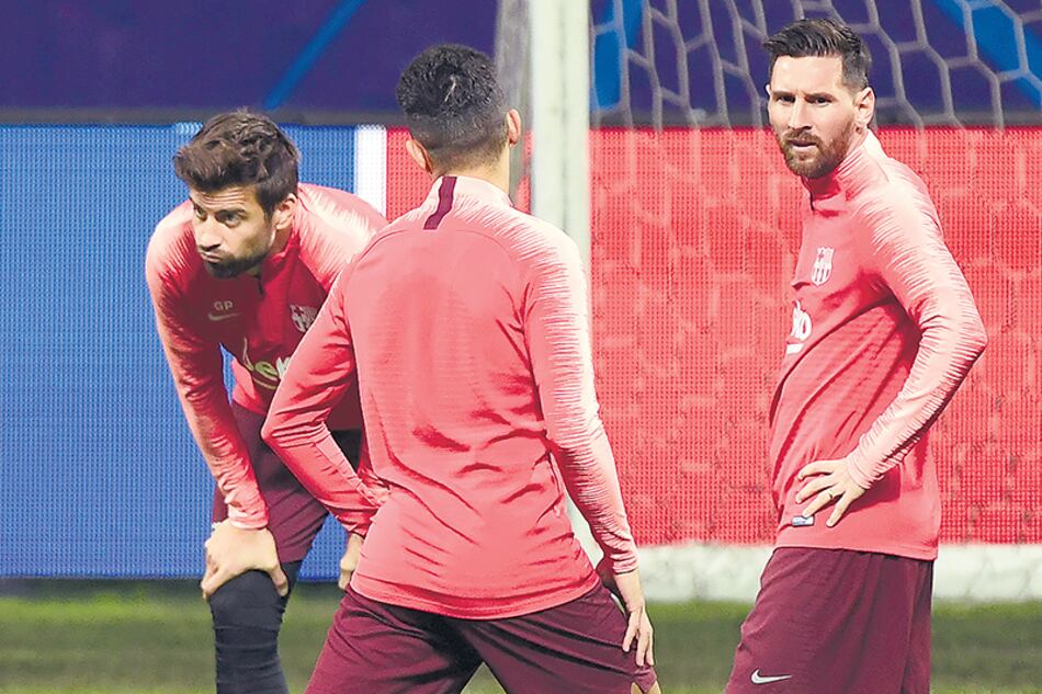 Lionel Messi entrenó a la par del grupo en Italia. Justo hoy tendrá el alta médica.