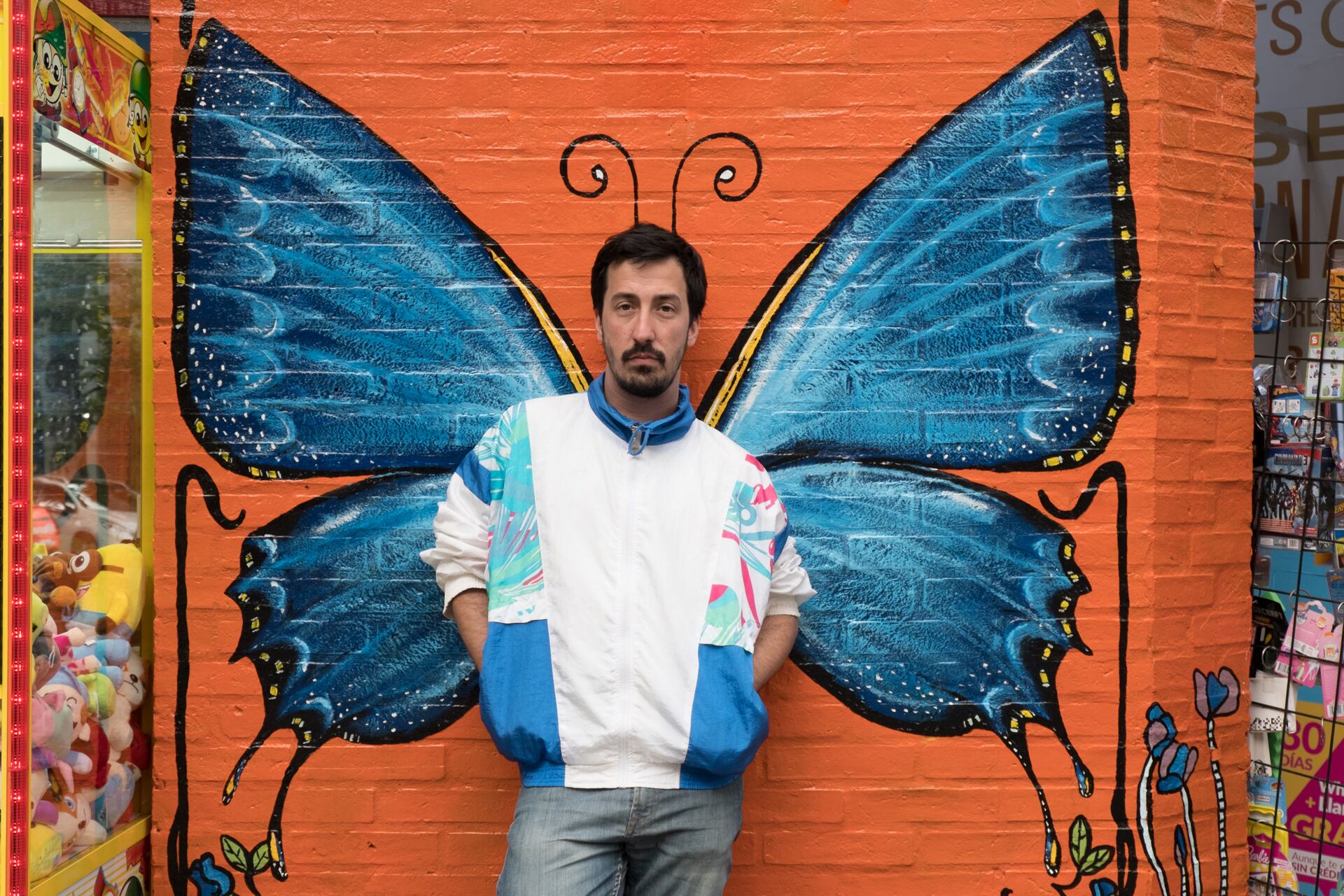 El cantautor Manu Hattom presentará su cuarto disco, Temporada alta, hoy desde las 21 en La Tangente.