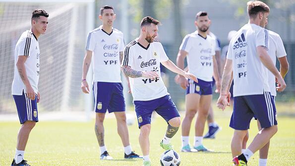Lionel Messi, la carta de triunfo del equipo de Sampaoli, durante la práctica en Kazán.