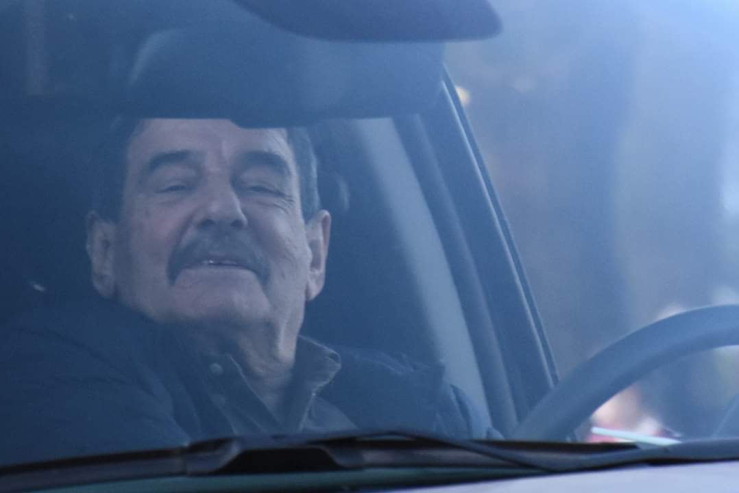 Alberto Padoan marchó en su camioneta por las calles de Avellaneda el 9 de julio.