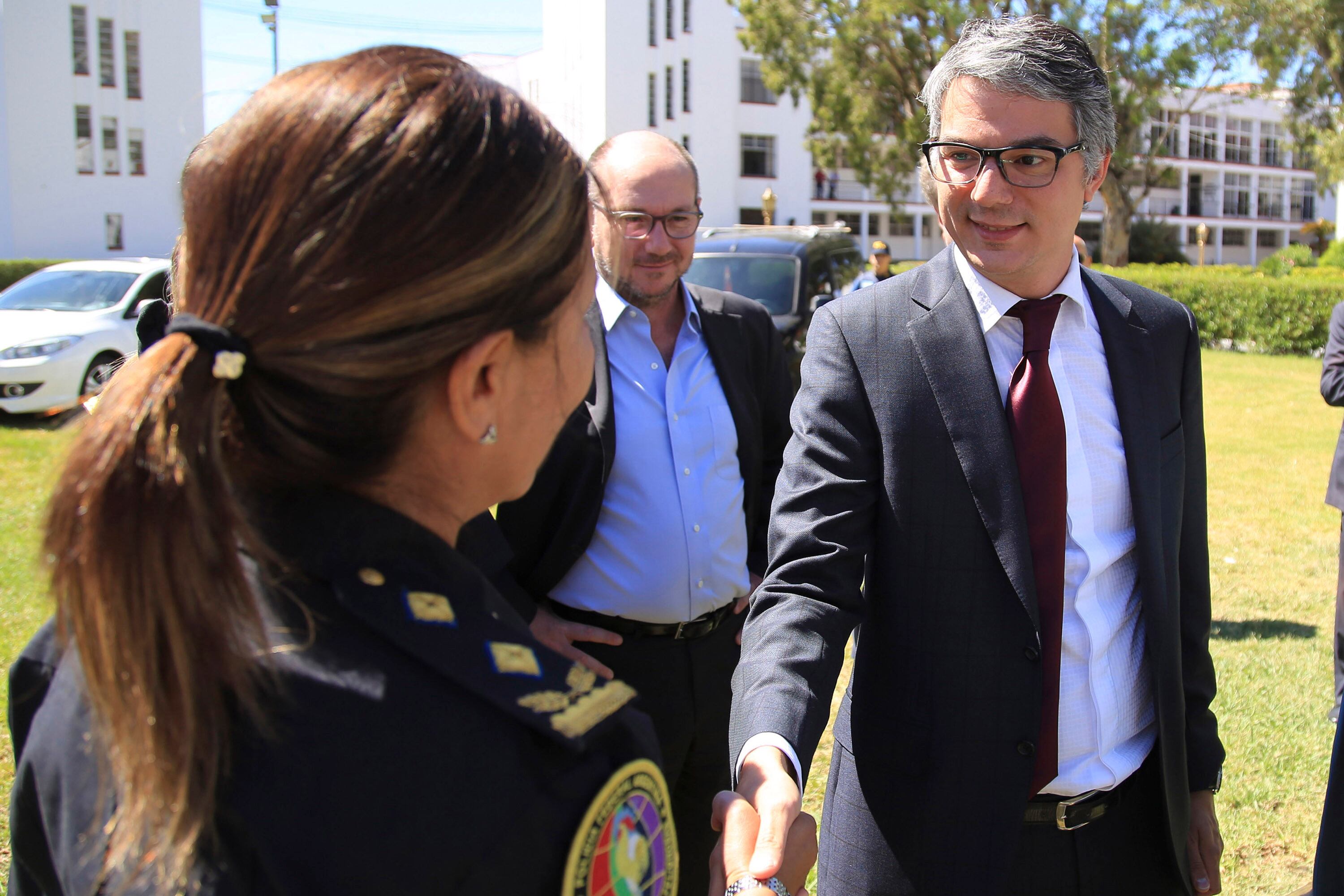 El juez Federico Villena consideró que los iraníes ya no pueden salir del país hasta que se verifique si son o no de Al Quds.