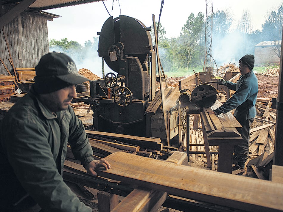 En el primer cuatrimestre de este año, la importación de mesas se incrementó un 97 por ciento.