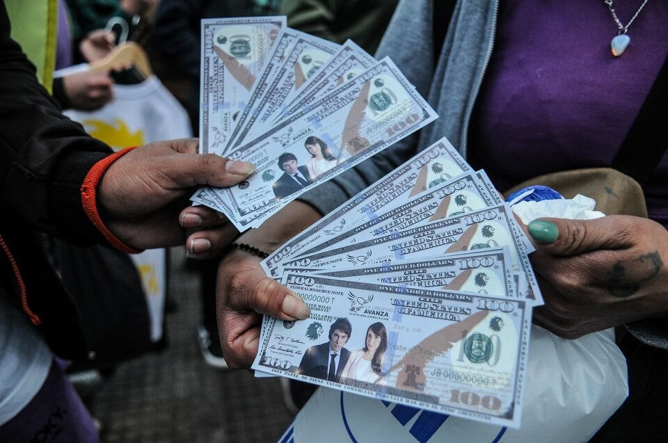 Javier Milei es el candidato que impulsa la dolarización. 