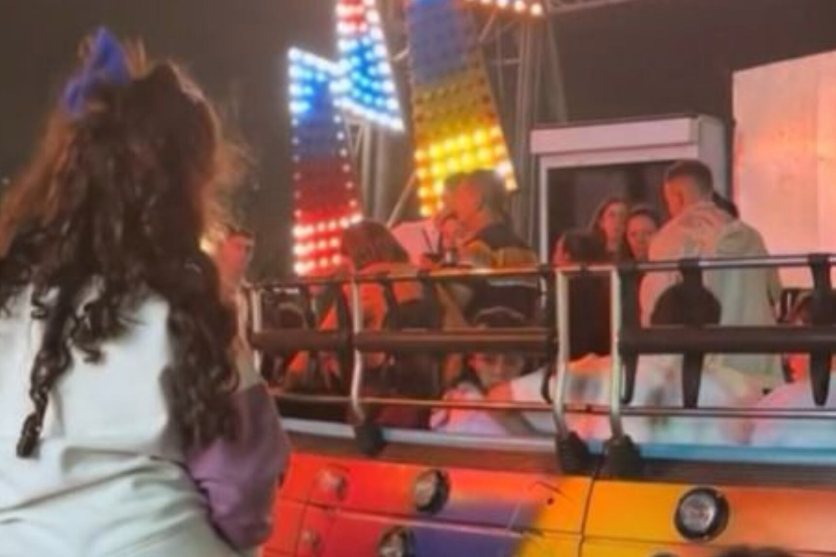 Uruguay: a una policía se le escapó un tiro arriba de un juego e hirió a dos mujeres. Imagen: captura de video