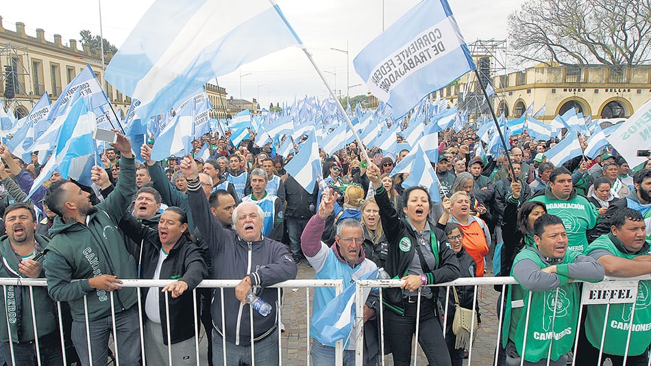 “Queremos que haya un cambio positivo para todas las clases sociales, que sigamos adelante como pasaba antes.”
