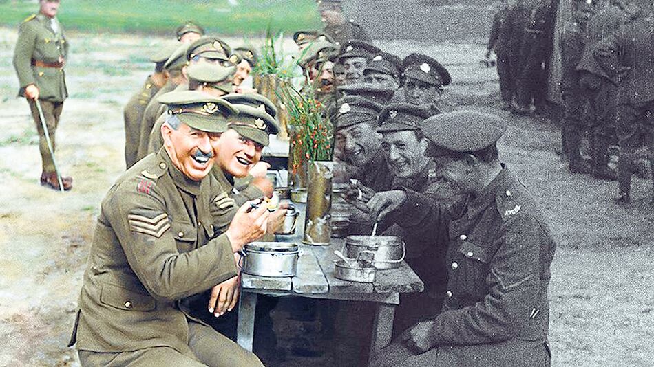 Jackson contrató lectores de labios para registrar qué dicen los hombres en filmaciones sin sonido.