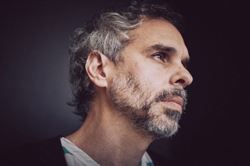 El disco de De Caro fue producido por Juan Ravioli y Lucas Herbin. Foto: Sebastián Arpesella.