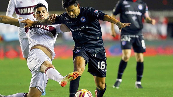 Leonardo Pisculichi le aportó claridad al mediocampo de Argentinos.