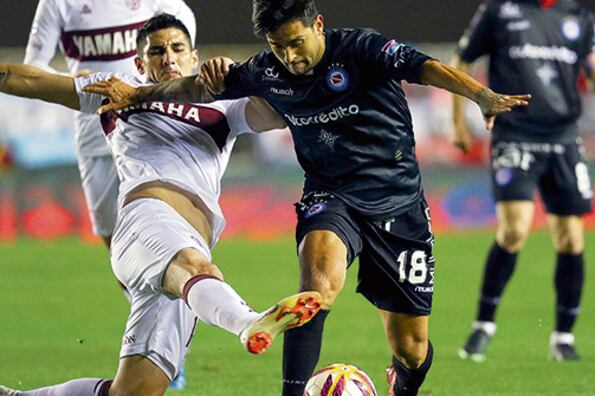 Leonardo Pisculichi le aportó claridad al mediocampo de Argentinos.