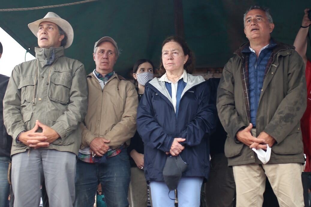 Juan Diego, Arturo Sebastian, Leonor Marcial y Luis Miguel Etchevehere.