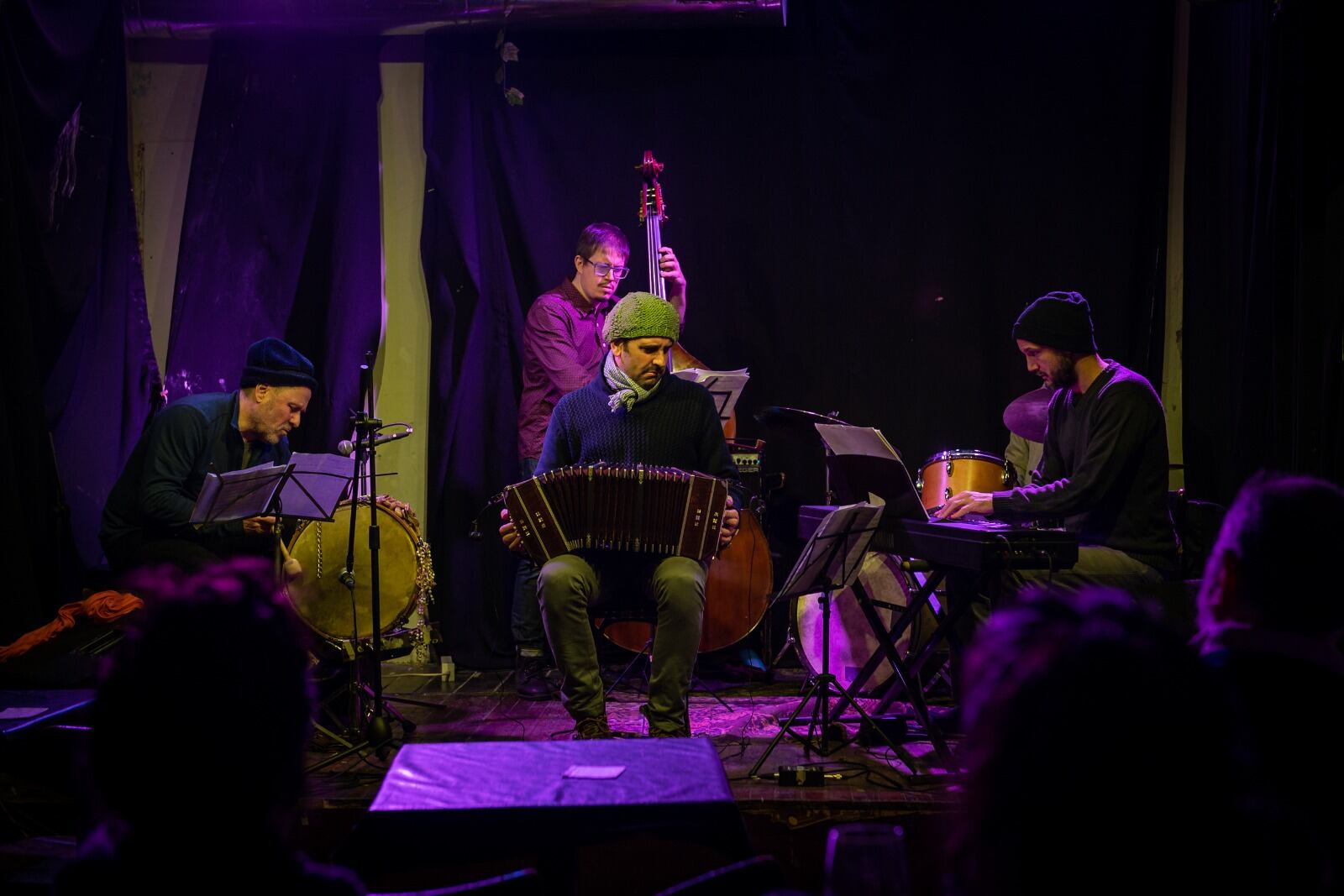 Robbio (derecha) se presenta el jueves 3 en Café Vinilo.