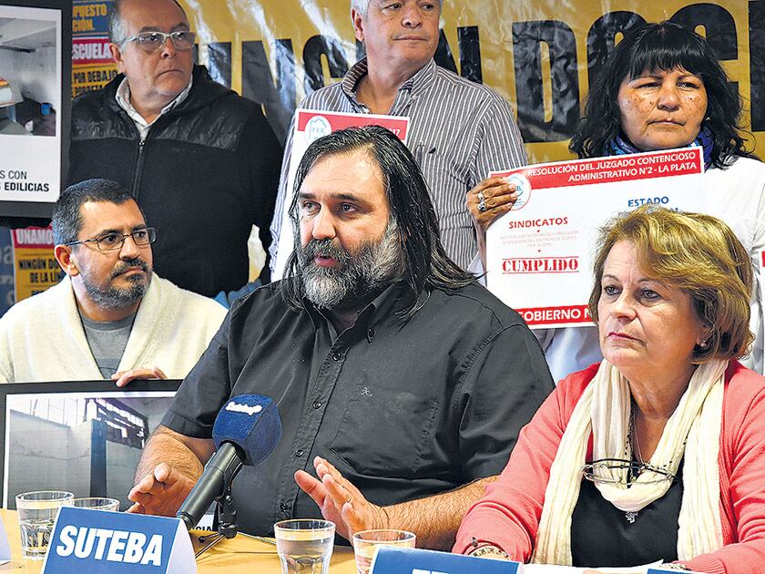 Baradel advirtió que en la provincia la “situación no se sostiene más” y no descartó más paros.