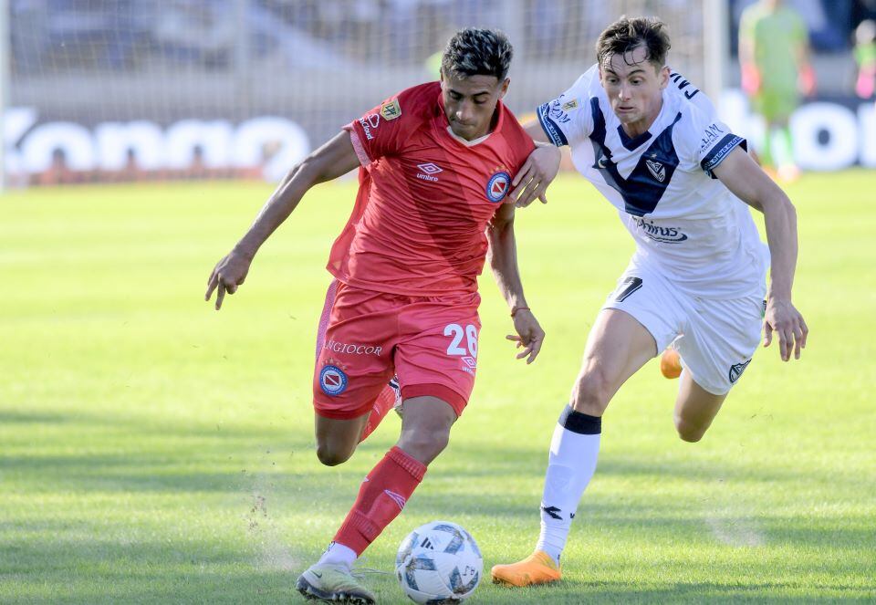 Tras el empate sin goles, los de Liniers le ganaron por penales 4 a 2 a Argentinos.