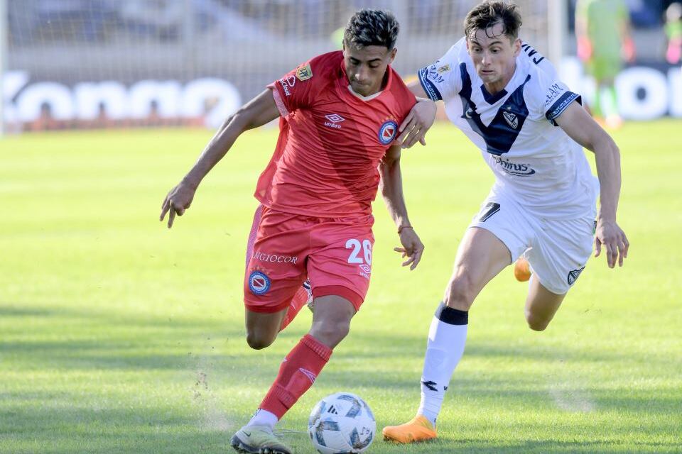 Tras el empate sin goles, los de Liniers le ganaron por penales 4 a 2 a Argentinos.