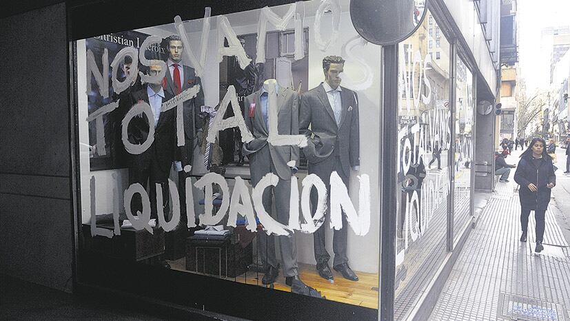 La situación mundial afecta, pero sólo Venezuela y Nicaragua acompañan la caída de Argentina.