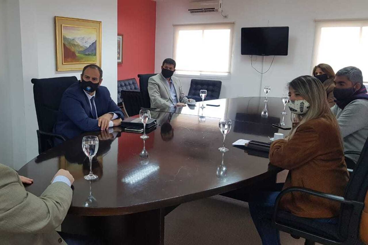 Abel Cornejo en reunión con legisladores