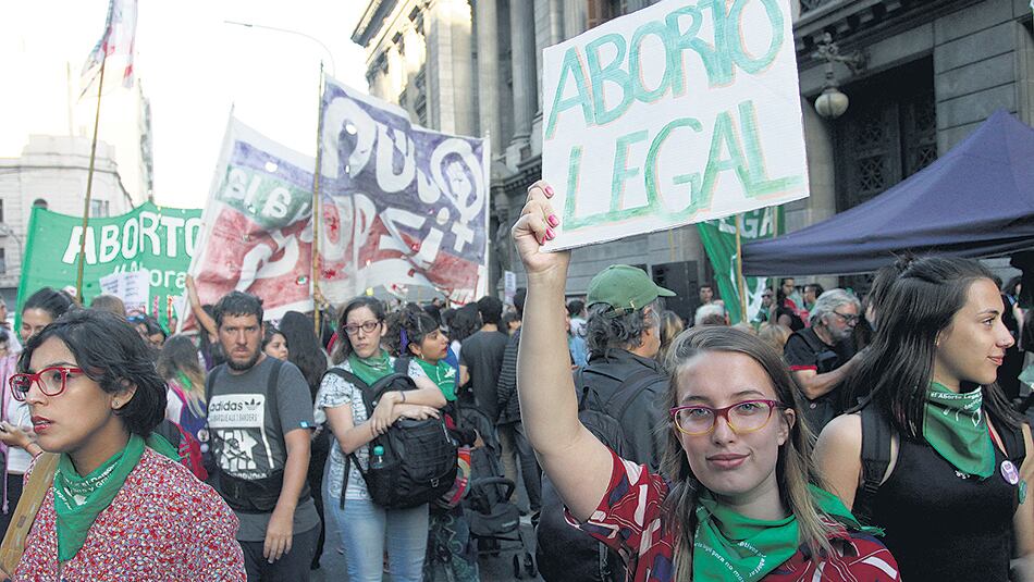 Aunque el plenario era en el Anexo de Diputados, las miradas apuntaron al palacio legislativo.