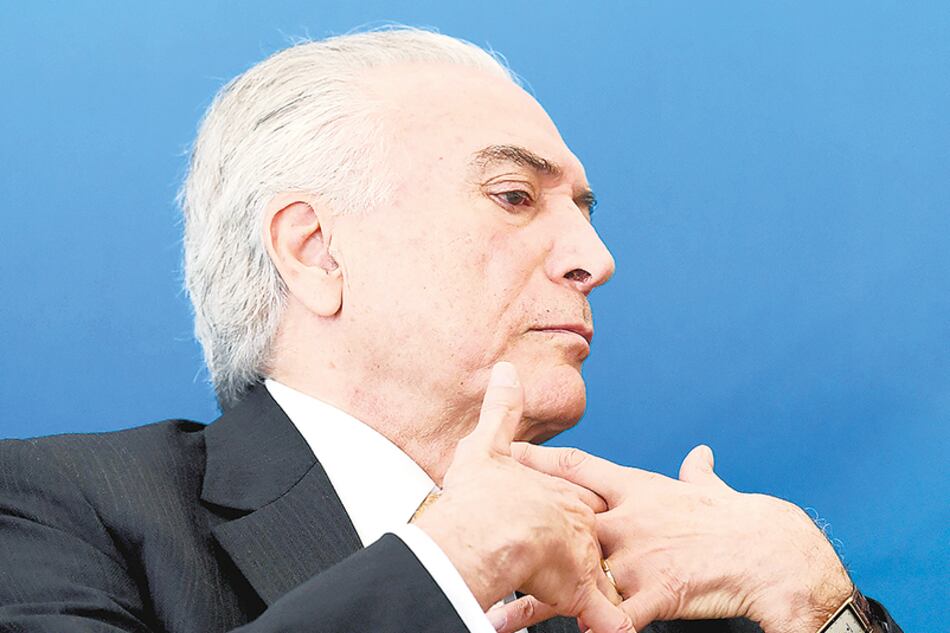 Temer dijo que tenía la convicción de que el paro de camioneros terminaba ayer; no fue así.