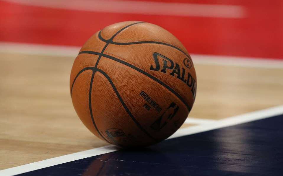 La NBA piensa en la manera en la que puede regresar a la actividad.