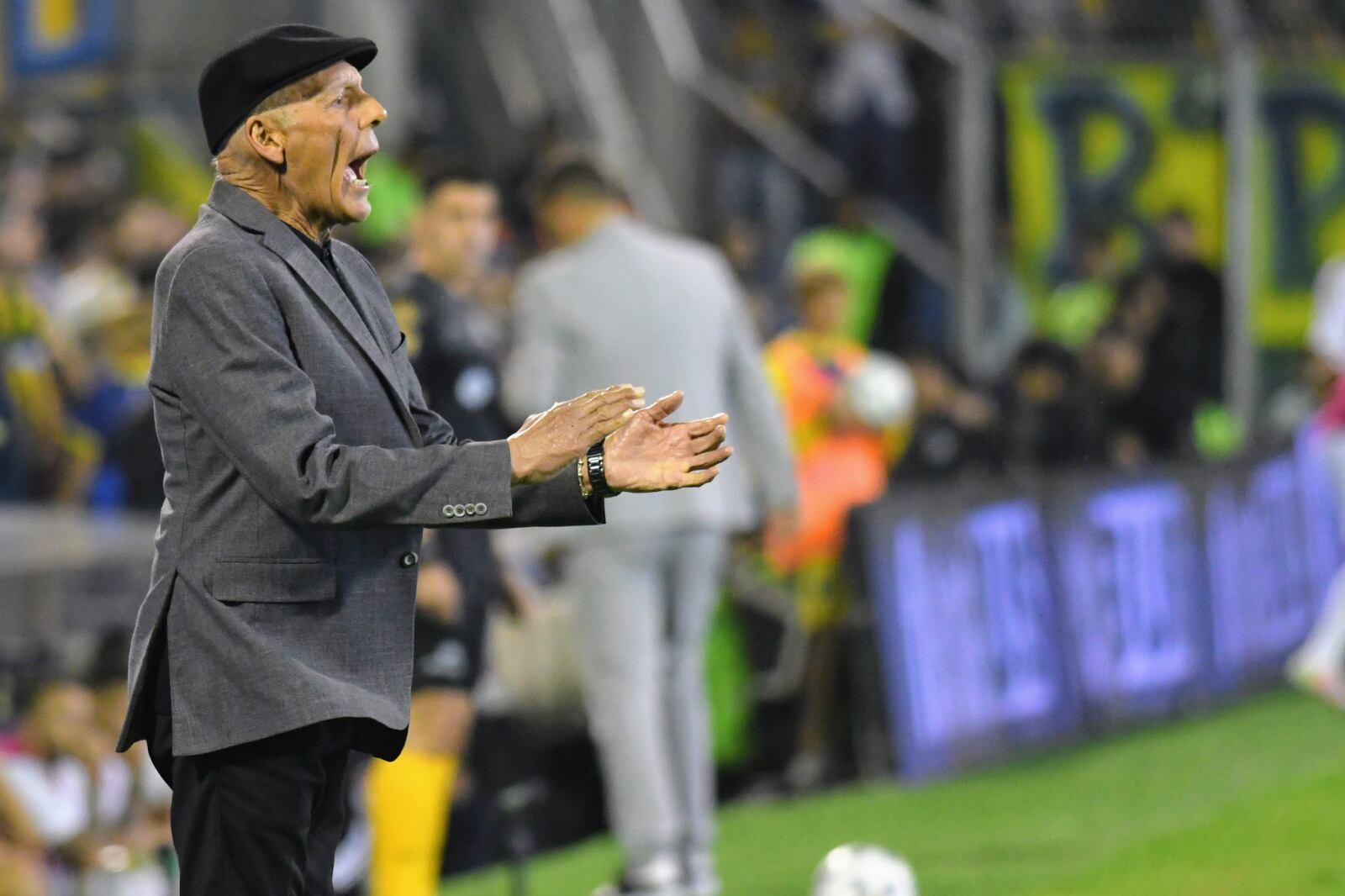 Miguel Angel Russo dejó el banco de Central.