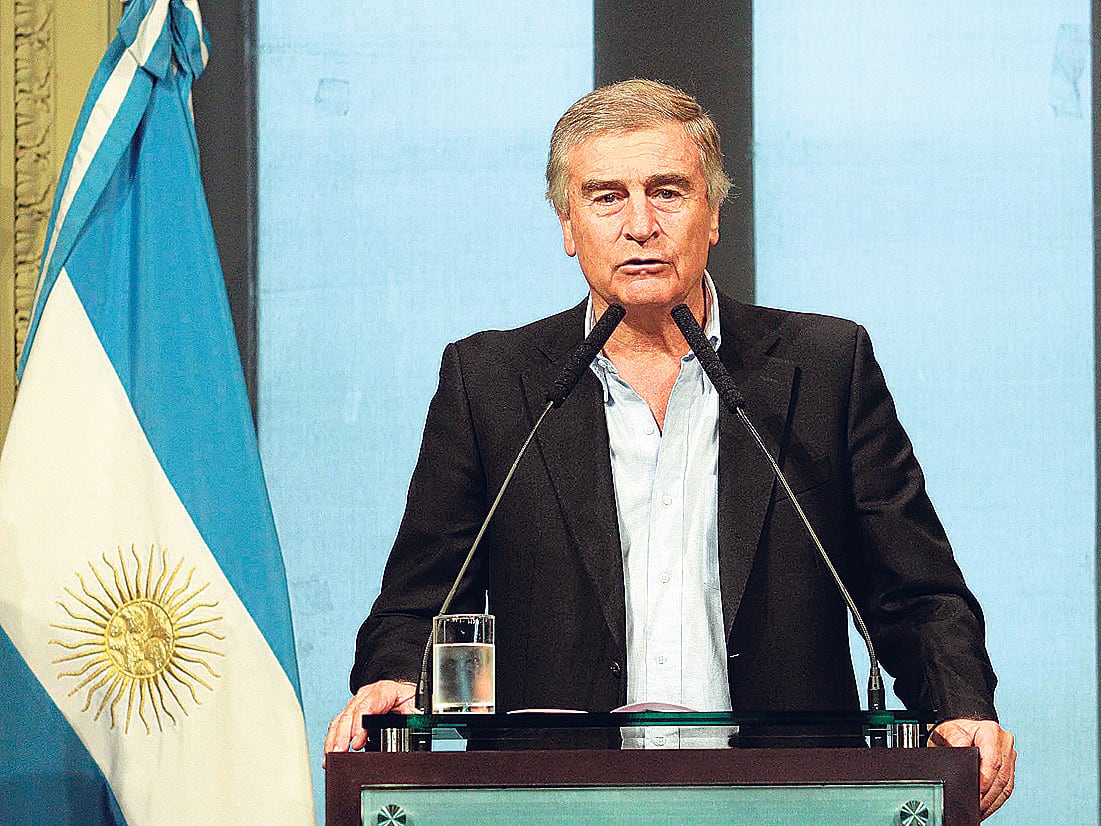 El ministro de Comunicaciones, Oscar Aguad, anunció ayer los cambios junto a Miguel De Godoy del Enacom.