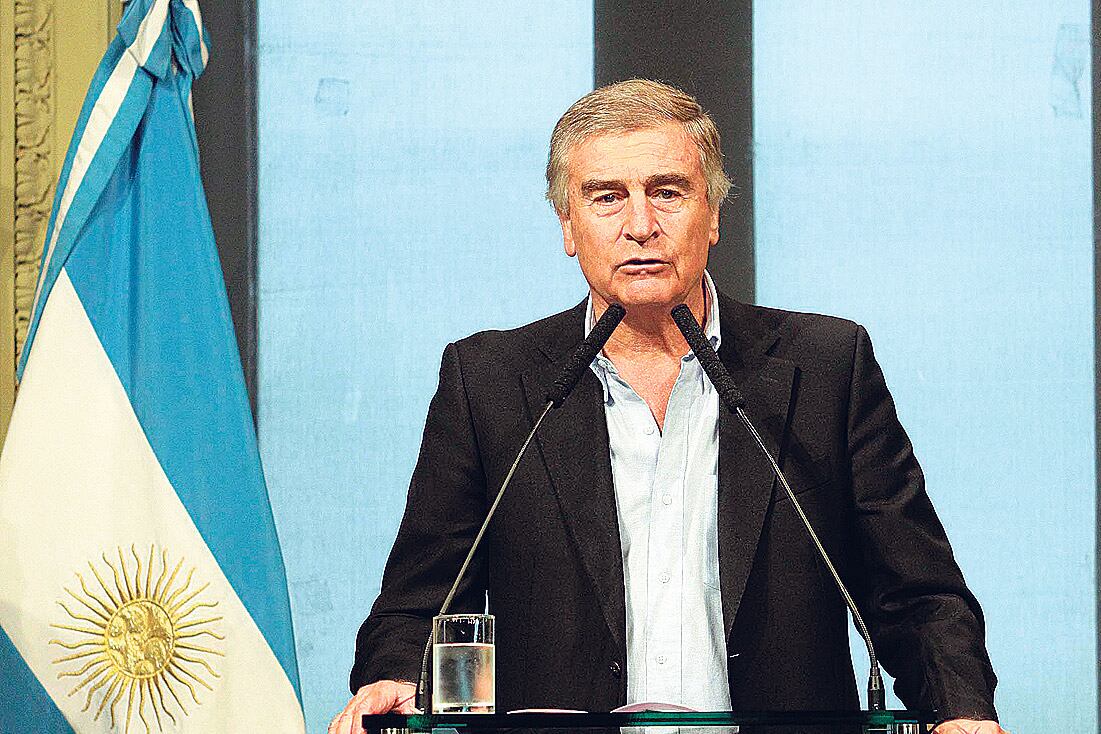 El ministro de Comunicaciones, Oscar Aguad, anunció ayer los cambios junto a Miguel De Godoy del Enacom.