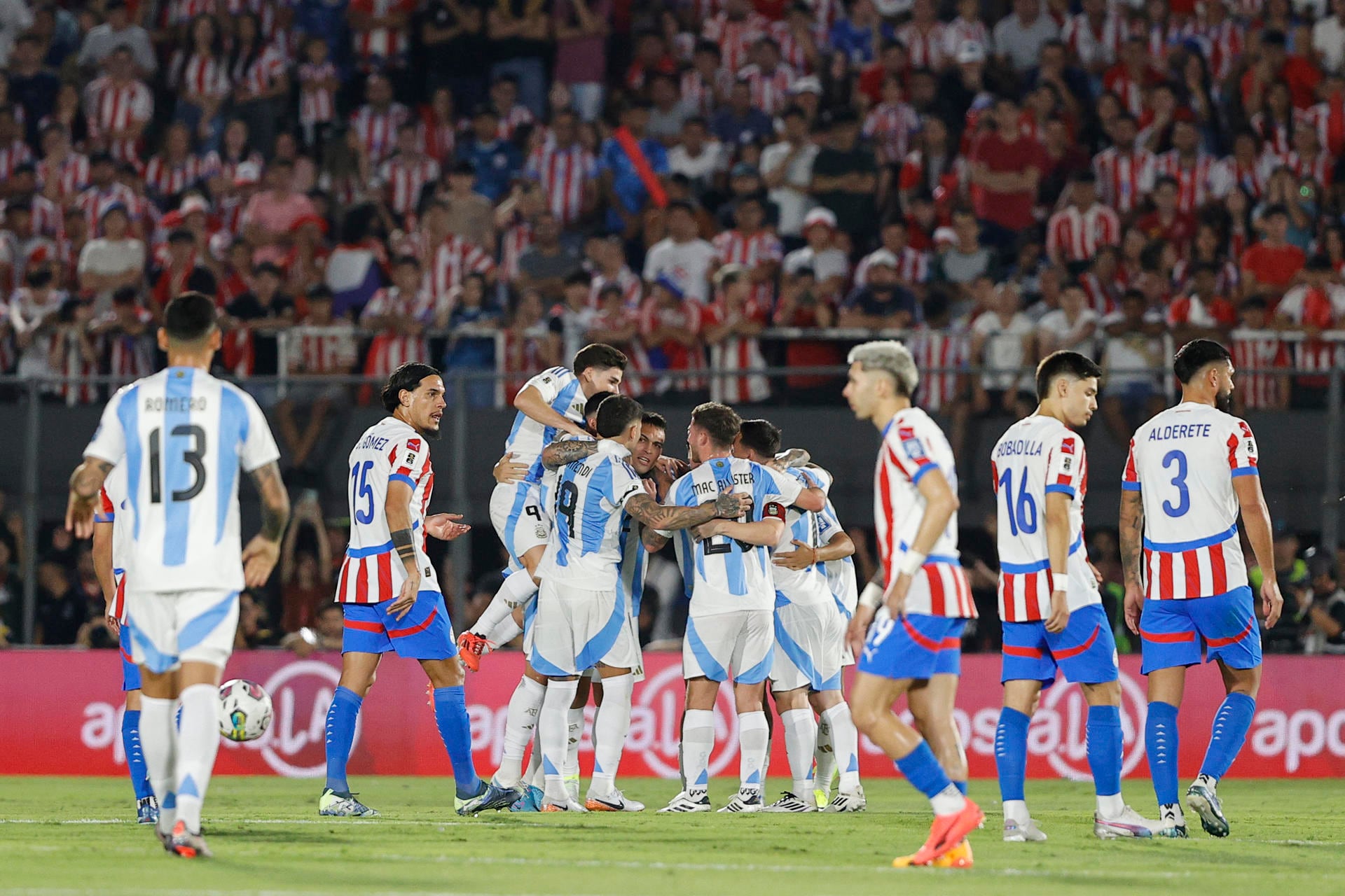 El conjunto albiceleste celebra el 1-0