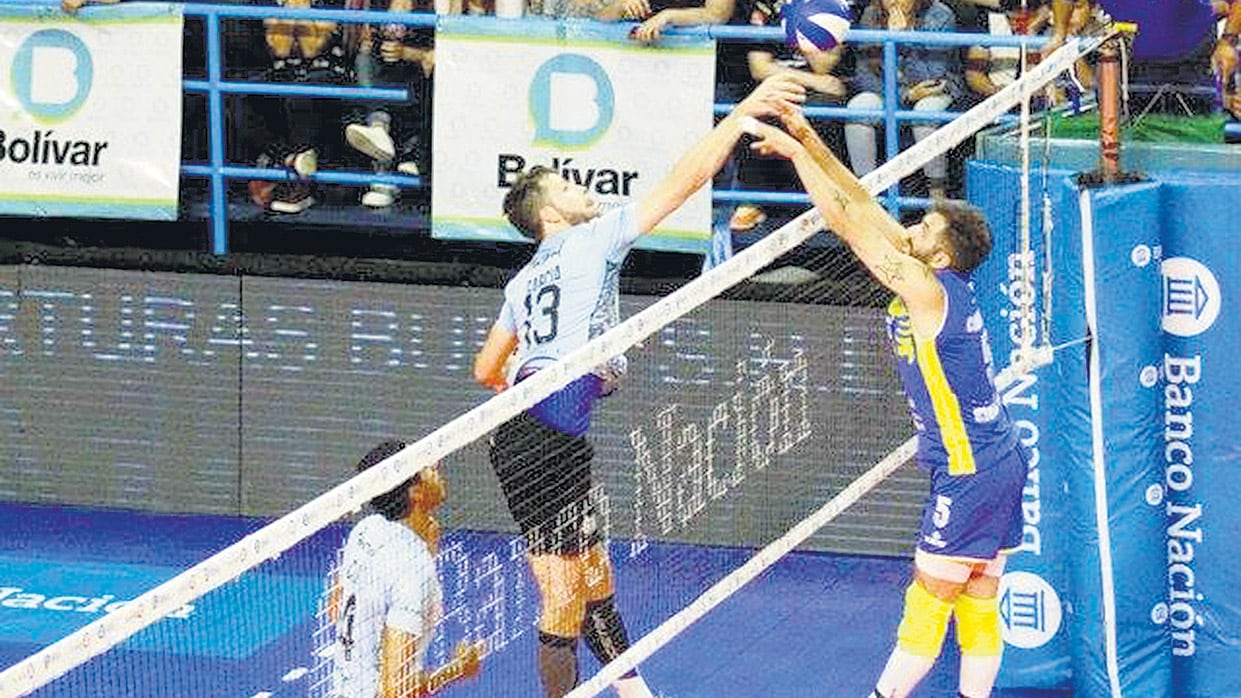 Bolívar y UPCN de San Juan, en un partido de la fase regular.