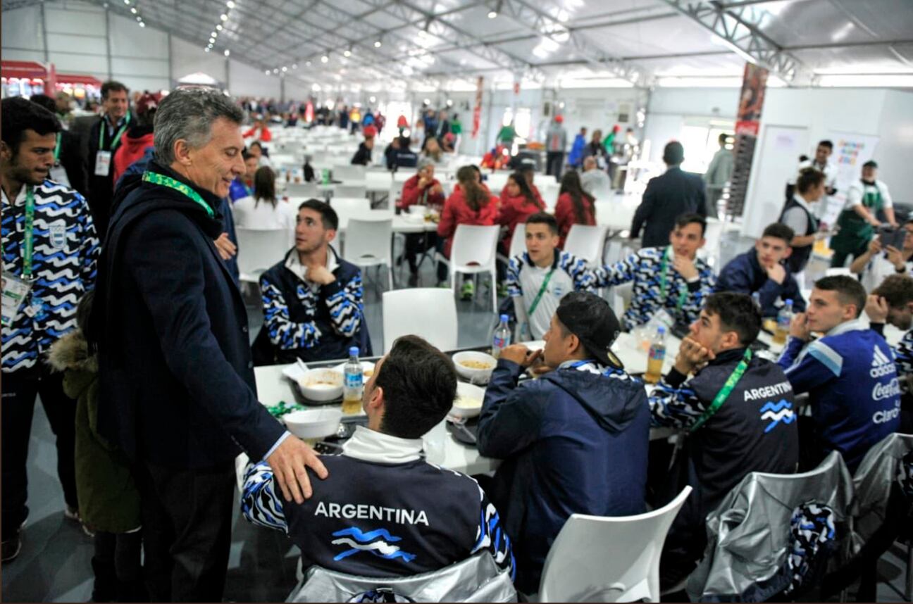 Mientras celebraba la organización de los JJOO de la Juventud, Macri degradaba a la Secretaría de Deportes a Agencia.