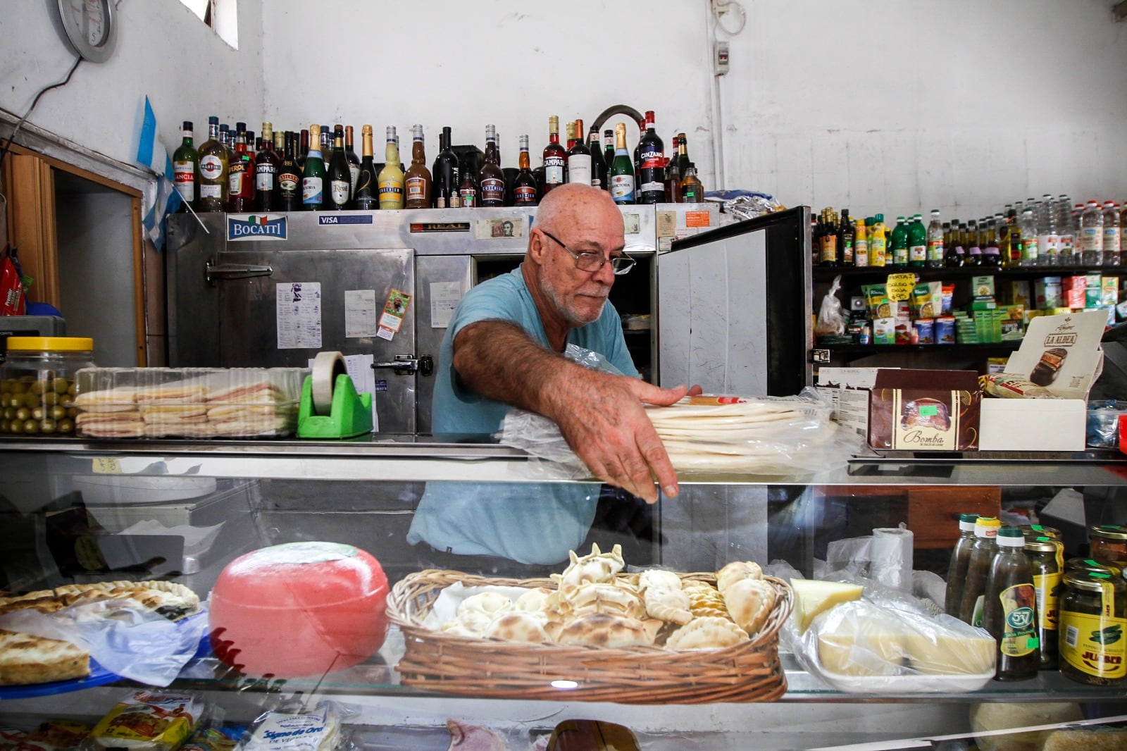 Los productos son 31 por ciento más caros en comercios de cercanía