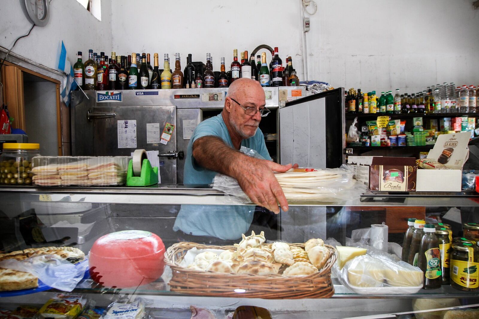 Los productos son 31 por ciento más caros en comercios de cercanía