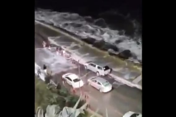 Se produjeron olas de hasta dos metros de alto