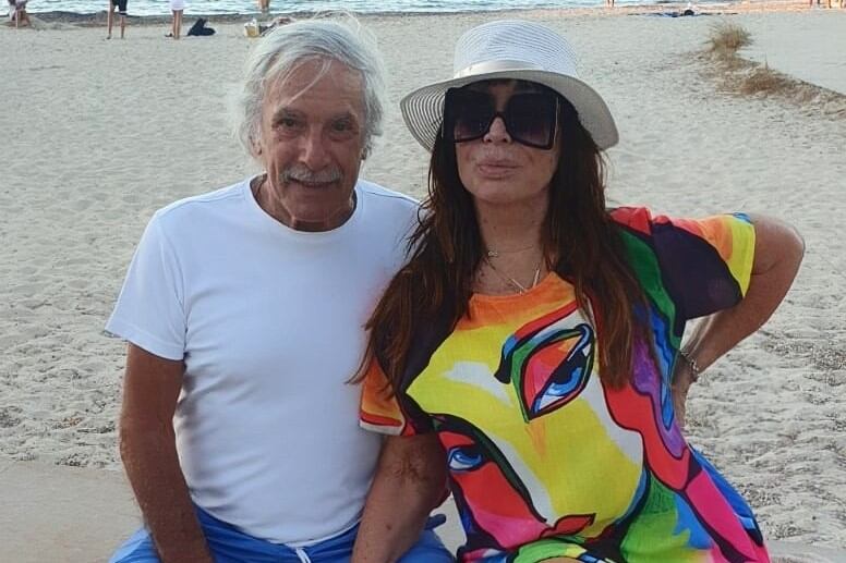 Fernando “Pato” Galmarini, suegro de Sergio Massa, junto a Moria Casán.