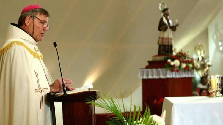 El obispo de Orán, Luis Scozzina.