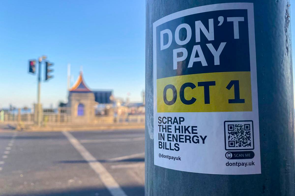  El gobierno británico anunció el congelamiento de las tarifas energéticas.